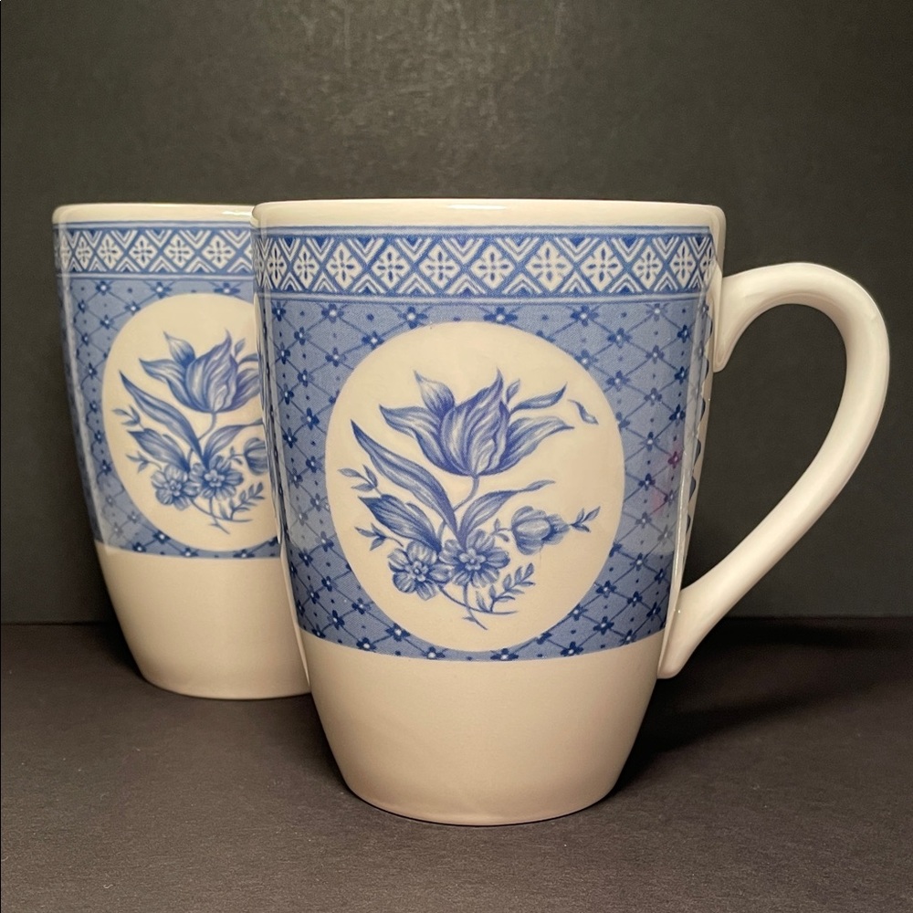 Vintage Churchill China Mug Set